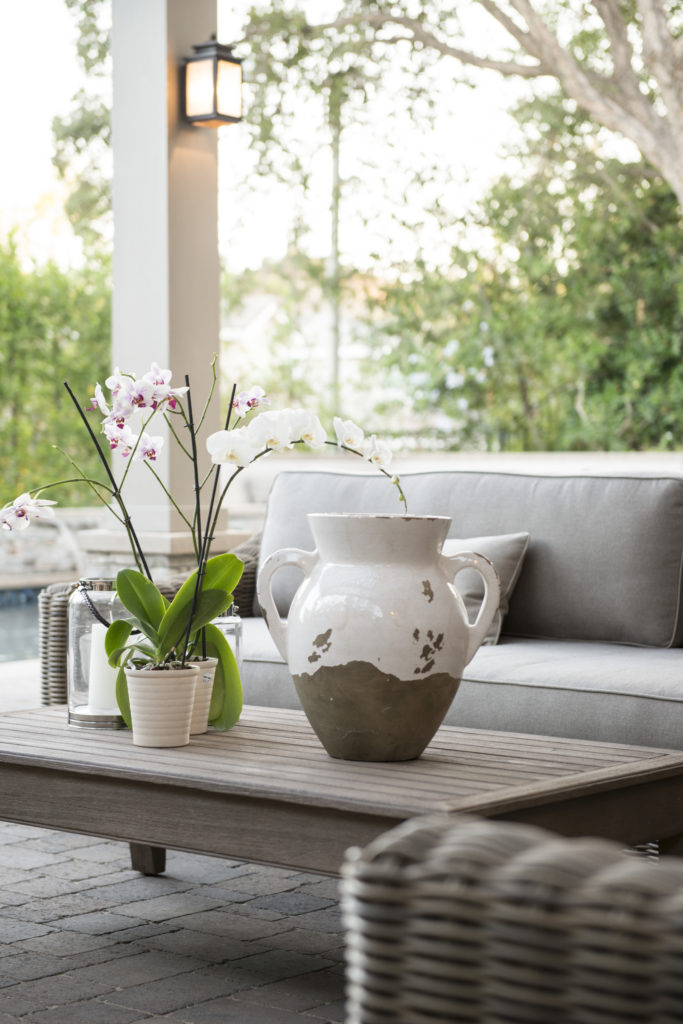 Four Point Design Build - A Traditional TRACT HOME GETS AN INTERIOR AND EXTERIOR MAKEOVER
