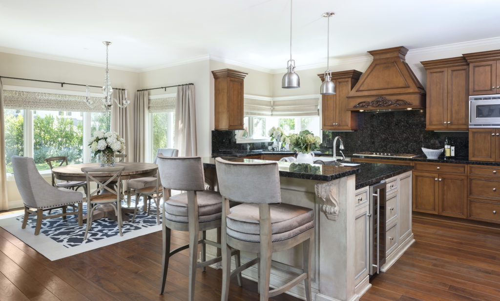 Four Point Design Build - A Traditional TRACT HOME GETS AN INTERIOR AND EXTERIOR MAKEOVER