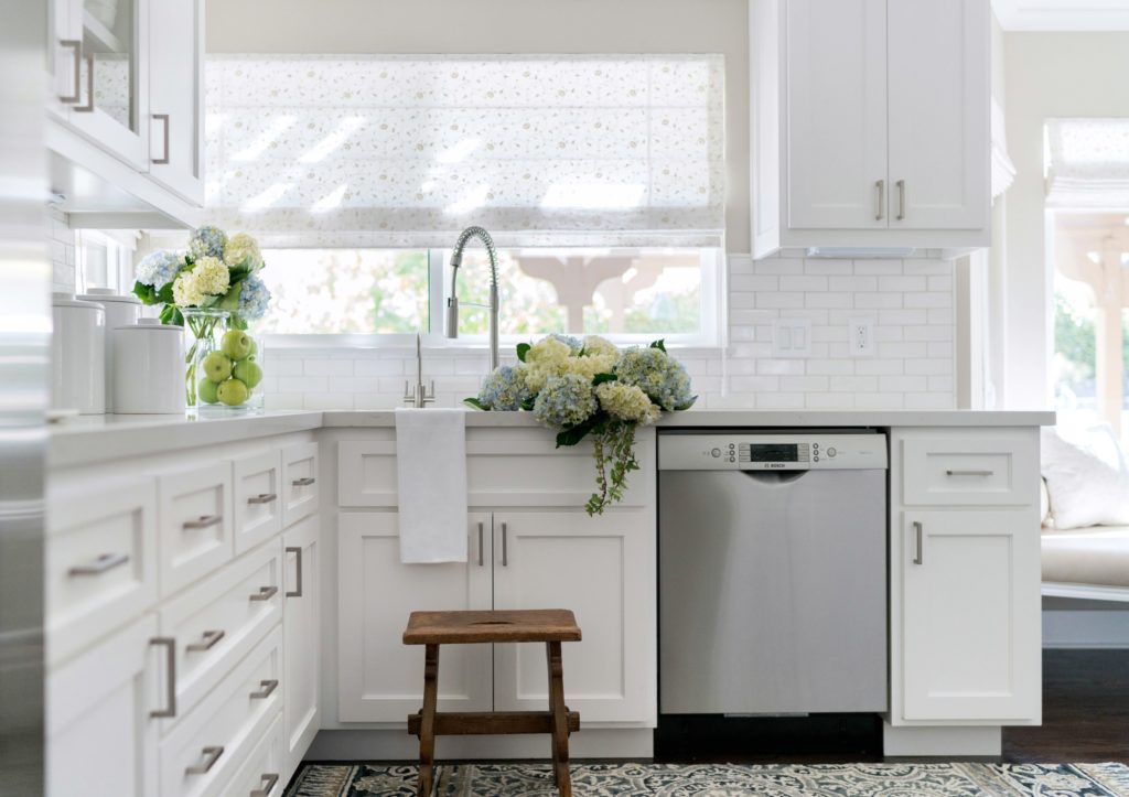 Four Point Design Build - TRADITIONAL KITCHEN REMODEL WITH MODERN SENSIBILITY