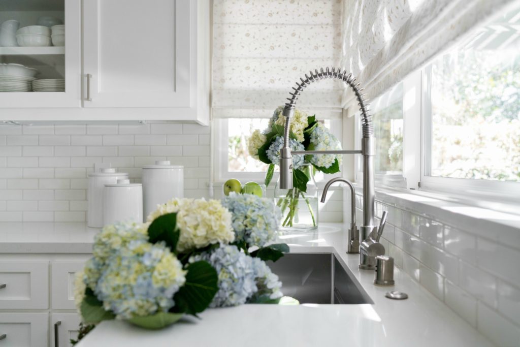 Four Point Design Build - TRADITIONAL KITCHEN REMODEL WITH MODERN SENSIBILITY