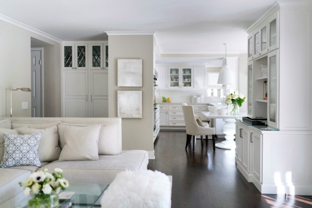 Four Point Design Build - TRADITIONAL KITCHEN REMODEL WITH MODERN SENSIBILITY