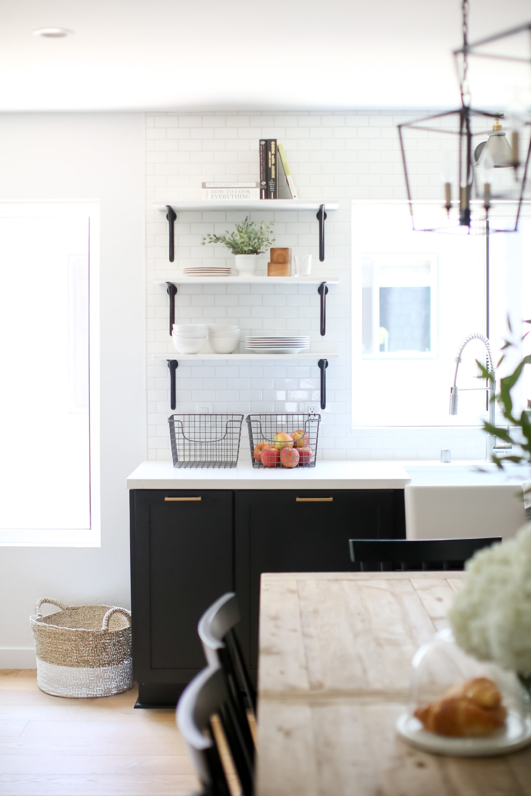 Four Point Design Build - MODERN FARMHOUSE BY THE BEACH