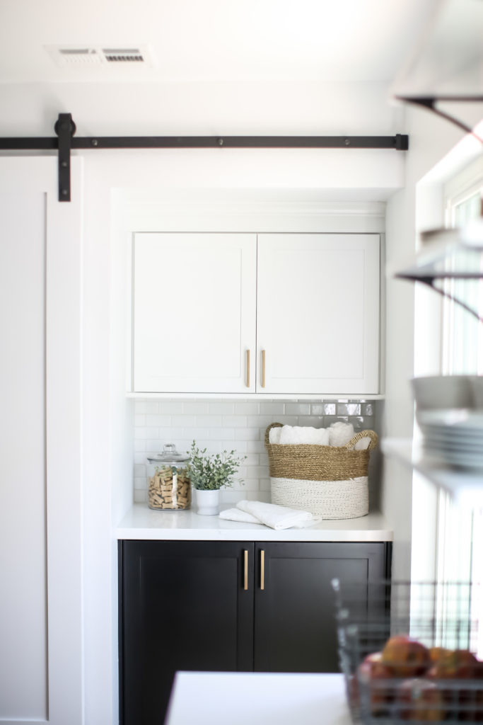 Four Point Design Build - MODERN FARMHOUSE BY THE BEACH
