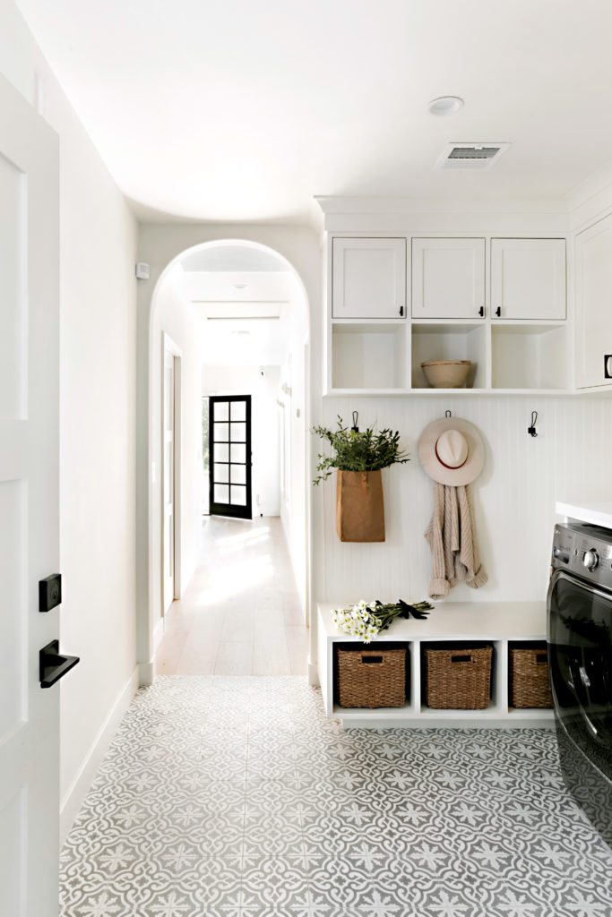 Four Point Design Build - NAPA CHIC MEETS HAMPTONS FARMHOUSE