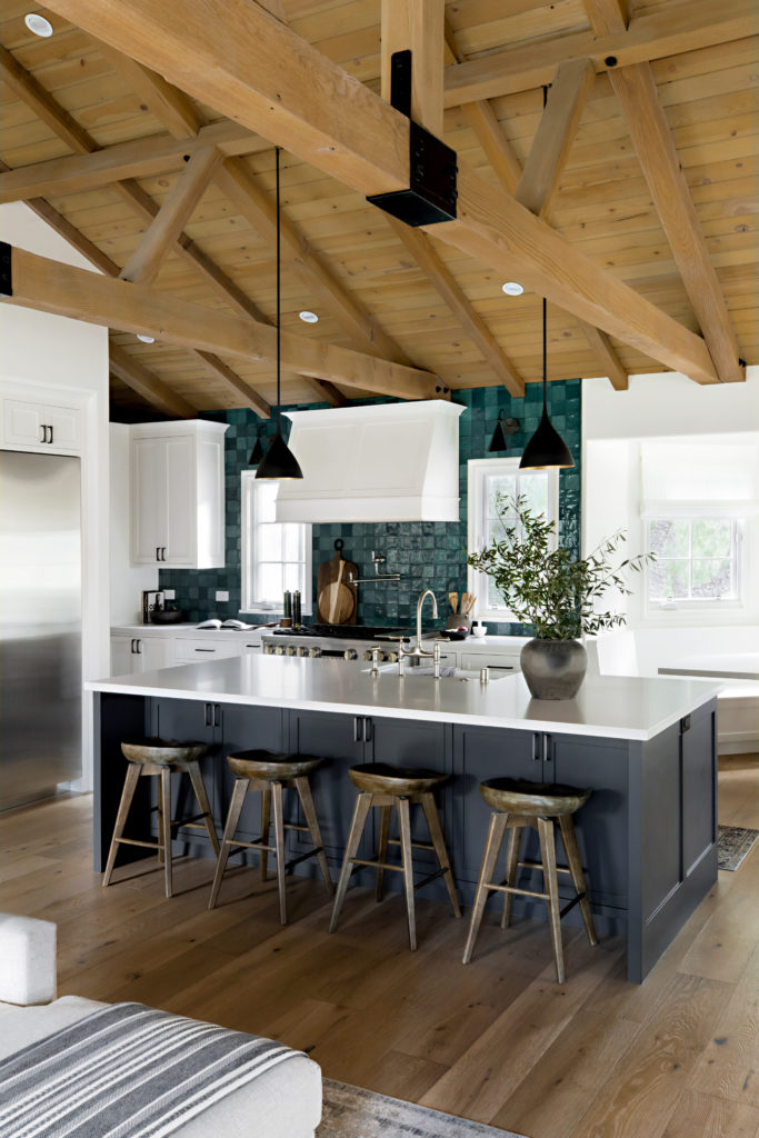Four Point Design Build - NAPA CHIC MEETS HAMPTONS FARMHOUSE