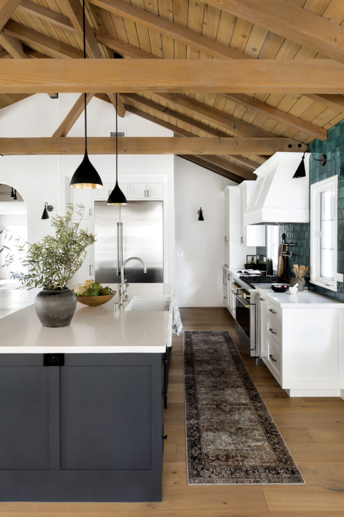 Four Point Design Build - NAPA CHIC MEETS HAMPTONS FARMHOUSE