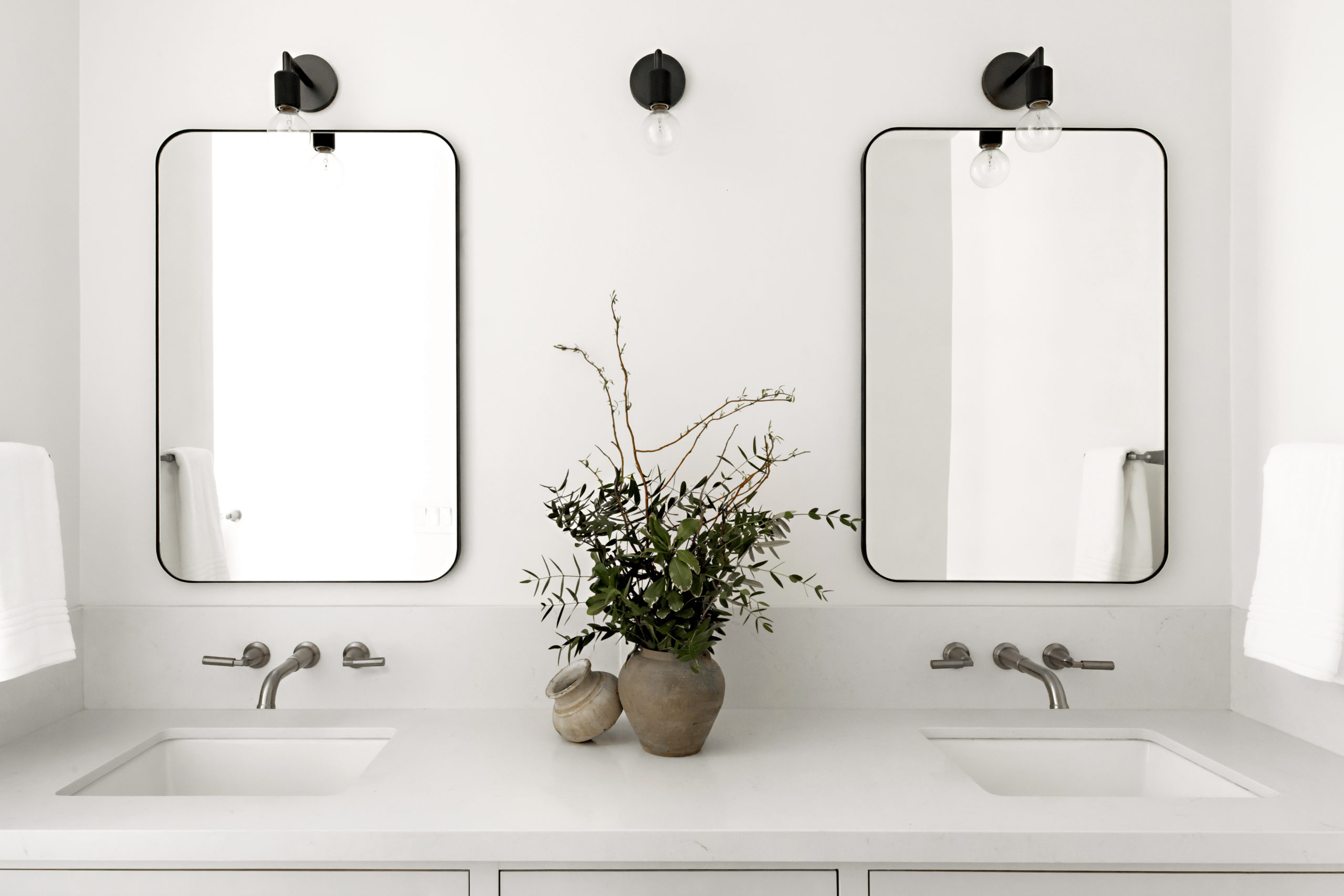 Four Point Design Build - NAPA CHIC MEETS HAMPTONS FARMHOUSE