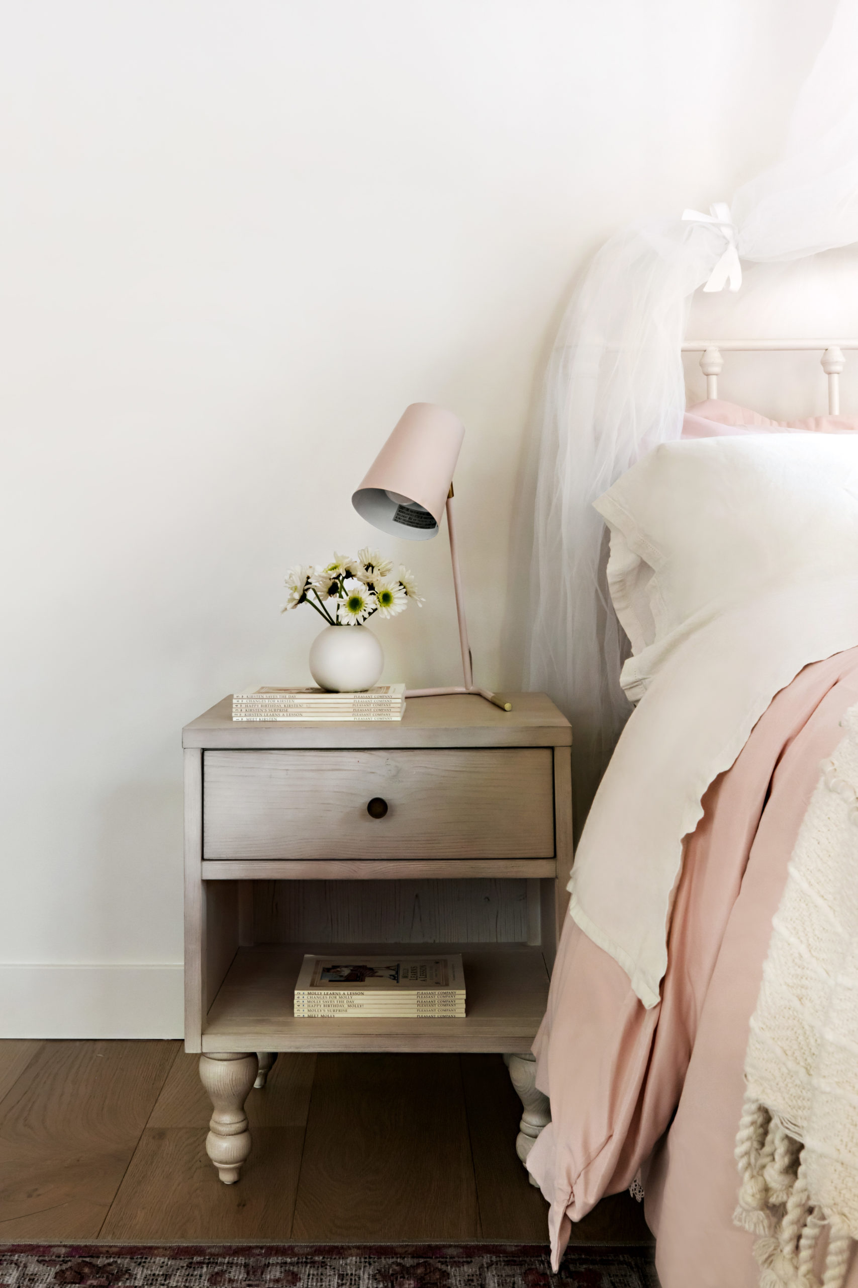 Four Point Design Build - NAPA CHIC MEETS HAMPTONS FARMHOUSE