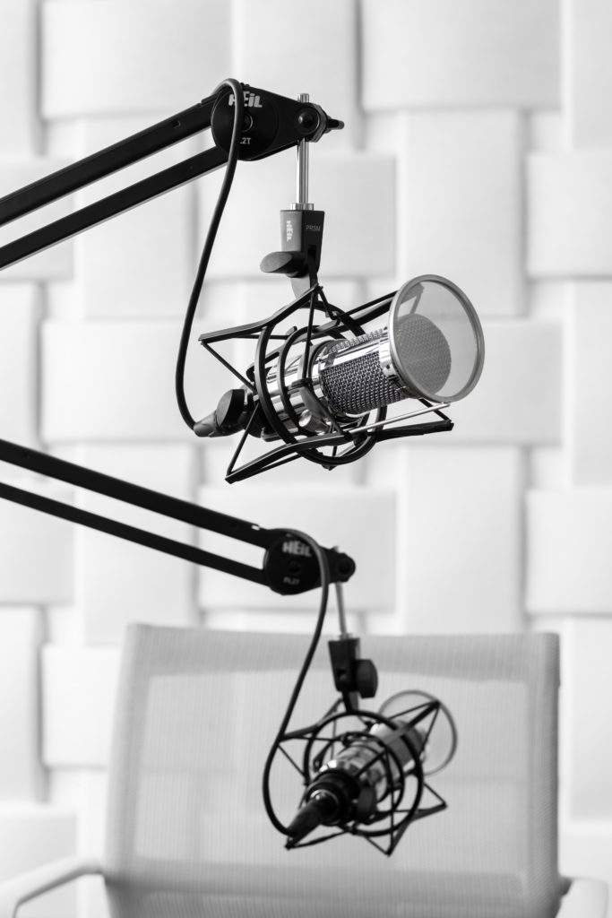 Four Point Design Build - LUXURY MEDIA STUDIOS AND EXECUTIVE OFFICES