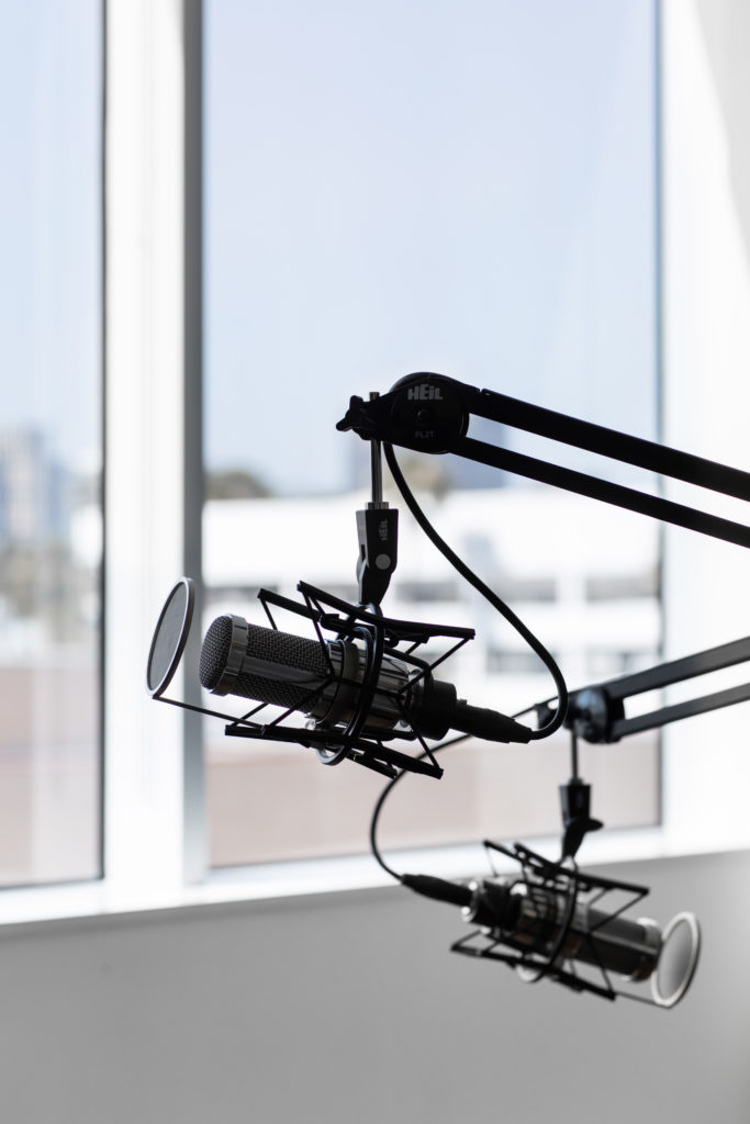 Four Point Design Build - LUXURY MEDIA STUDIOS AND EXECUTIVE OFFICES