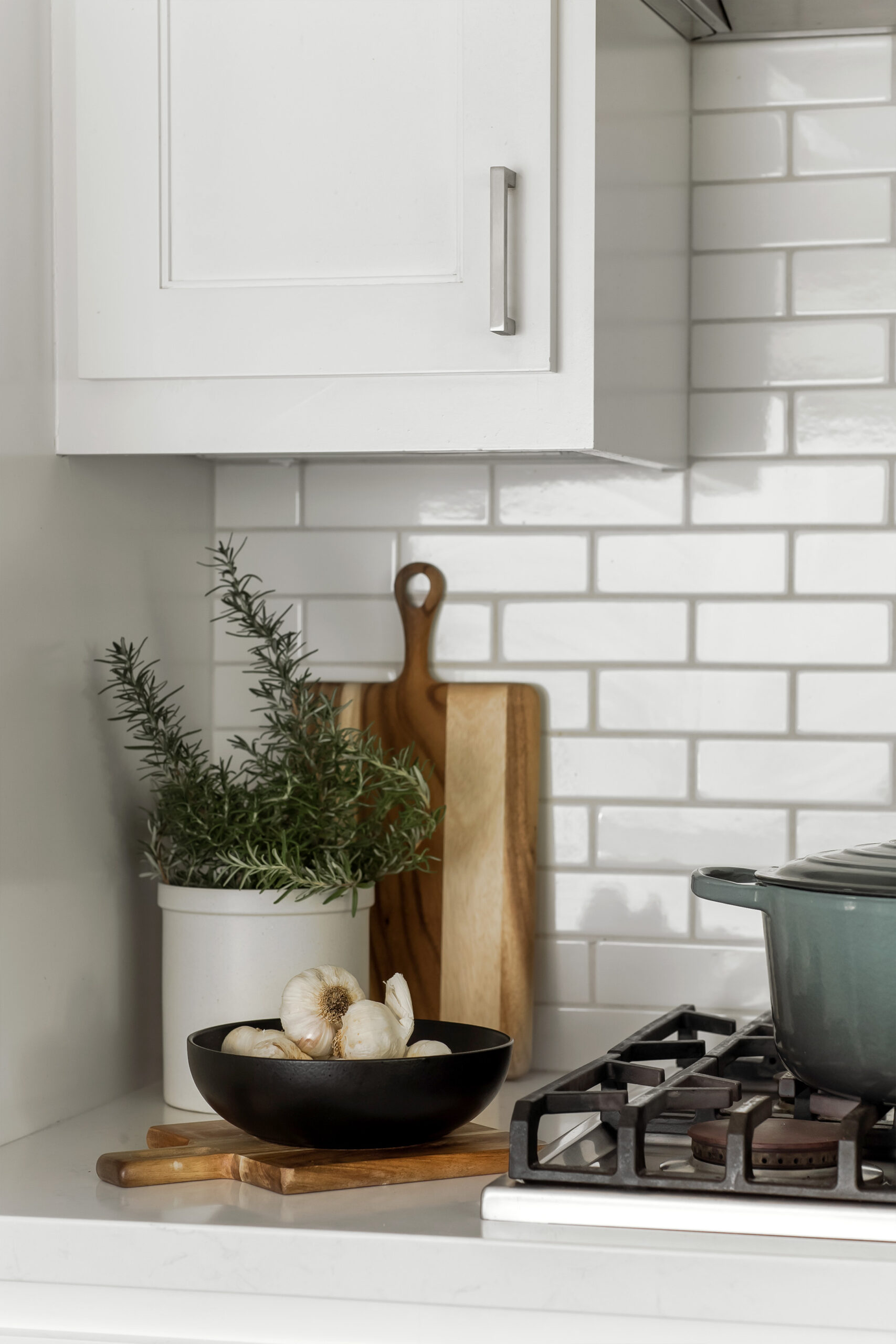 SMALL RECTANGLE ACACIA WOOD CUTTING BOARD