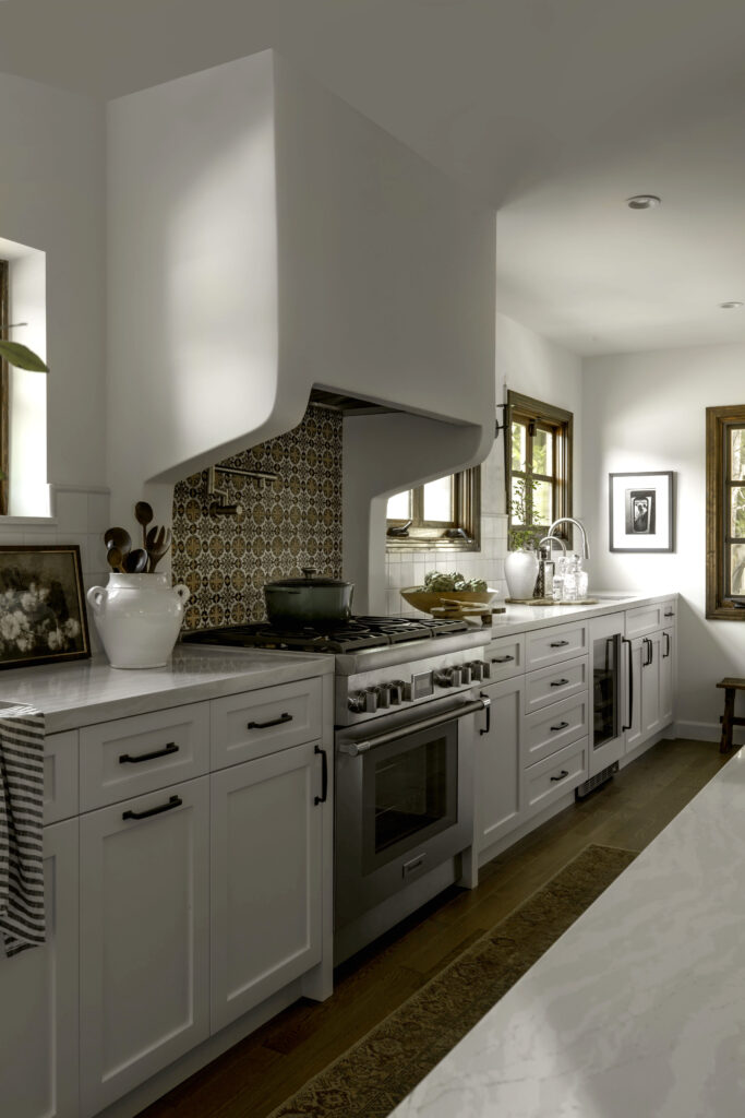 Four Point Design Build - A COZY 1930’S SPANISH BUNGALOW