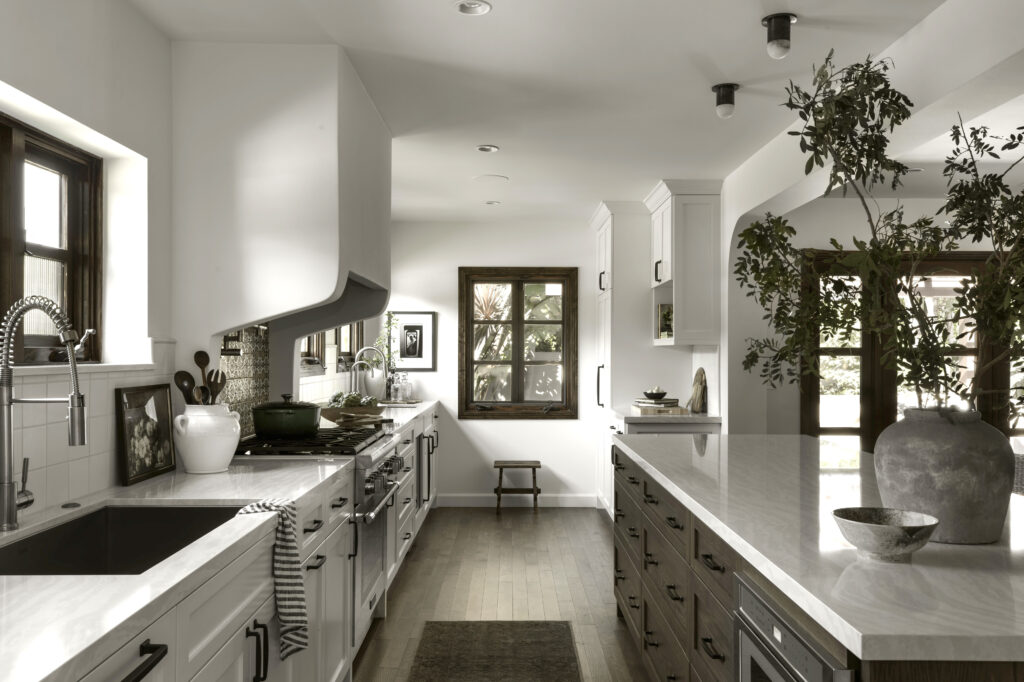 Four Point Design Build - A COZY 1930’S SPANISH BUNGALOW