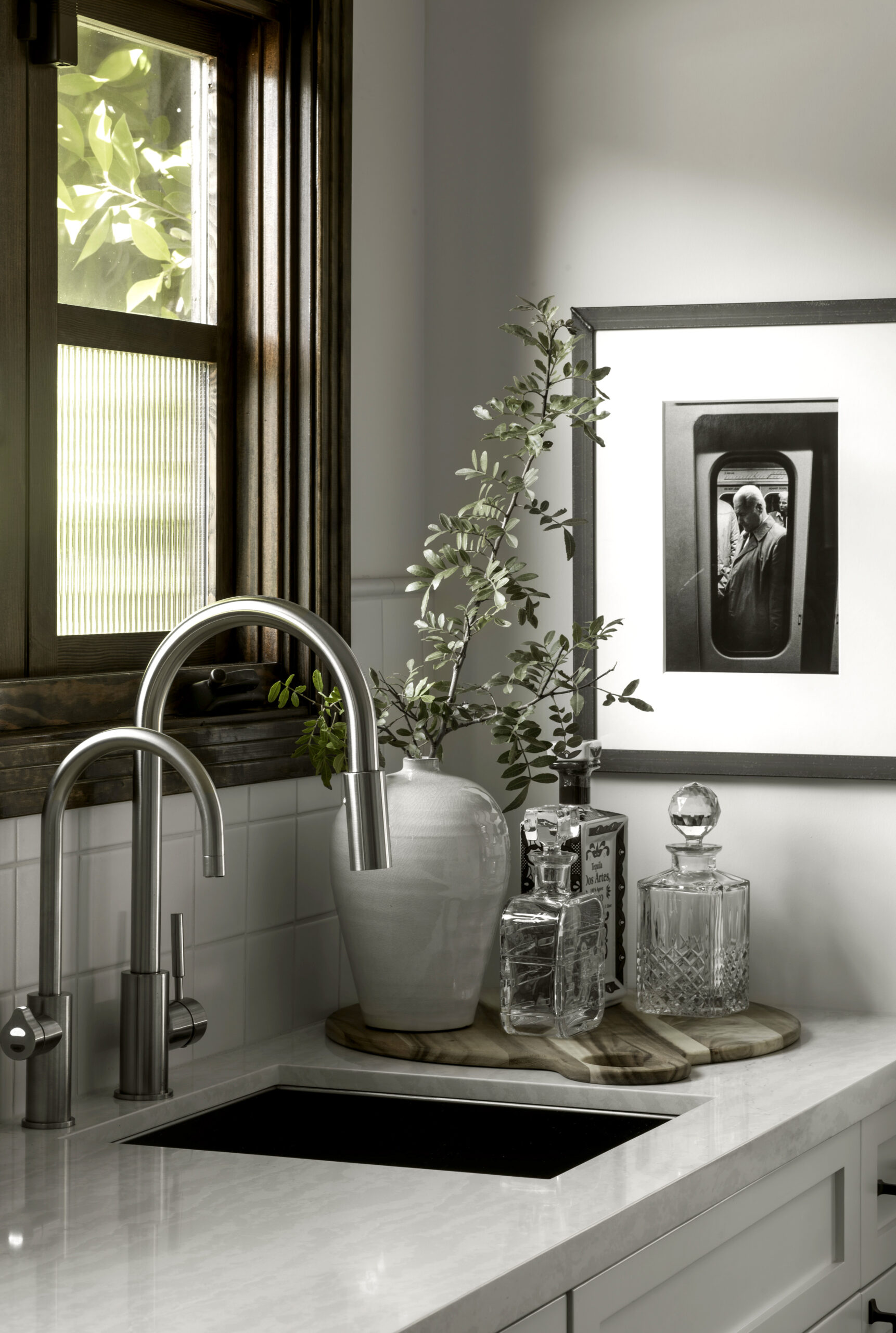 XL ROUND ACACIA WOOD CUTTING BOARD