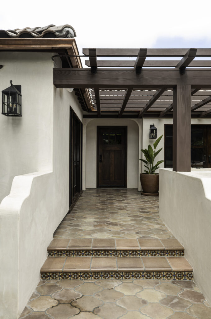 Four Point Design Build - A COZY 1930’S SPANISH BUNGALOW