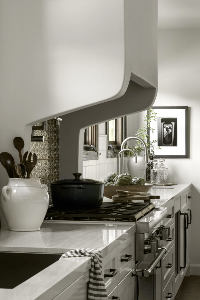 Four Point Design Build - A COZY 1930’S SPANISH BUNGALOW