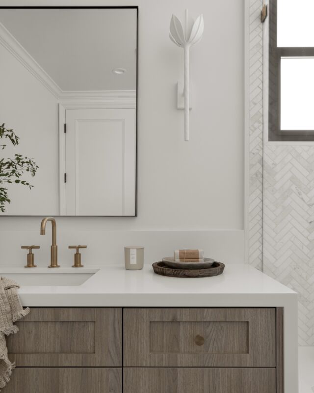 Designing a bathroom that grows with your little ones! 

This space was crafted with flexibility in mind, designed to perform beautifully through every stage of change and growth. From classic, timeless finishes to high-performance premium materials like Cambria, Cleaf, Dunn Edwards, and natural stone, every detail was chosen to withstand the test of time and a little extra wear and tear. 

The goal? A well organized flexible space with plenty of personality and durability, that feels consistent with the rest of the home, no matter how many years pass. Maximizing every square inch of usable space and creating a functional, stylish sanctuary that will adapt to their needs for many years to come. 

That’s a wrap for today, design lovers! Whether you’re dreaming of a spa-worthy bath upgrade or a cozy kitchen refresh, we’re here to bring your vision to life—one stunning space at a time.  Ready to reimagine your home?  Let’s connect and create something beautiful together! 

Interior Architecture and Design Build @4ptdesignbuild 
Photography @public311design 

#KidsBathroomDesign #TimelessStyle #bathbliss #remodelwithus #FlexibleDesign #FamilyFriendly #HighPerformance #DesignWithGrowthInMind #HomeDesign #cleanfreshmodern #interiorsforrealliving #californiastyle #kitchenandbathdesigner #losangeles