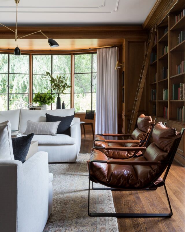 Working on some exciting new projects and can’t wait to share more soon. Of course, new projects always call for inspo diving, so here’s a beloved favorite that continues to inspire the team! 

Enjoy, my lovelies! xx, L

Interior Architecture and Design @4ptdesignbuild | Photography @amybartlam | As seen in Home With RUE — the Book #homewithruethebook 

#luxurylibrary #cleanfreshmodern #interiorsforrealliving #californiainteriors #socalliving #losangeles #calabasas #westlakevillage #pasadena #librarydesign #interiorstyling #libraryideas #ruedaily
