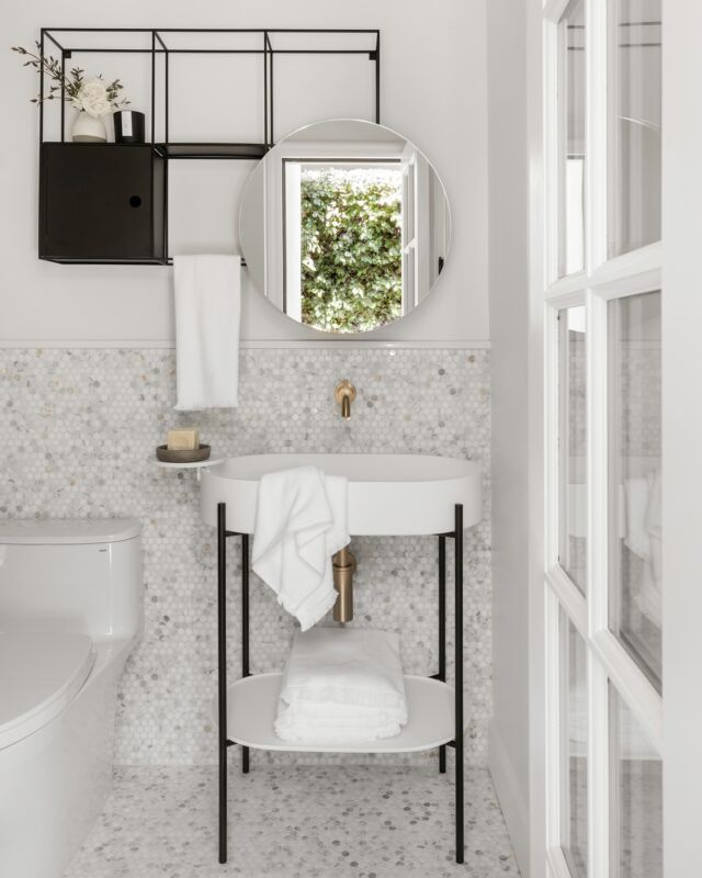 Here’s a little “petite guest bath” inspo for your coffee scroll mini-break!

Design Tip: When working with a smaller space, choose elements and finishes that are in perfect proportion—not just to the overall room, but to each other. Determine and organize your priorities. Layer in functional storage, style, and beauty to create a space that feels comfortable, flows effortlessly, and shines with personality.

Crafting unique, creative, functional, and beautiful spaces is what we do! Are you ready to start the conversation and bring thoughtful and unique design to your own home? Our Design-Build team would love to help. Click the link in our bio to learn more and connect with us today! 

Did you know that we also offer 1:1 virtual consultations alongside our full-service options?  There is SO much that we can accomplish together in a single session! Learn more and book today, or email us for custom consulting packages at hello@4ptdb.com 

Interior Architecture and Design-Build @4ptdesignbuild | Photography @public311design 

#cleanfreshmodern #interiorsforrealliving #losangeles #calabasas #thousandoaks #westlakevillage #californiadesign #bathremodel #socalinteriordesign #remodel #smallspaceremodel #newcomstructionhomes #designtiptuesday #4ptclientfrenchcontemporarywithakillerview
